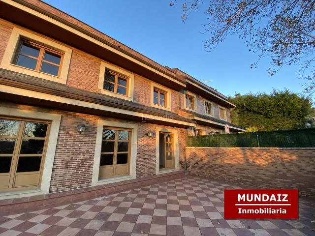 Chalet en venta en Donostia San Sebastián, Egia. Venta de Adosado. Chalets Donostia San.