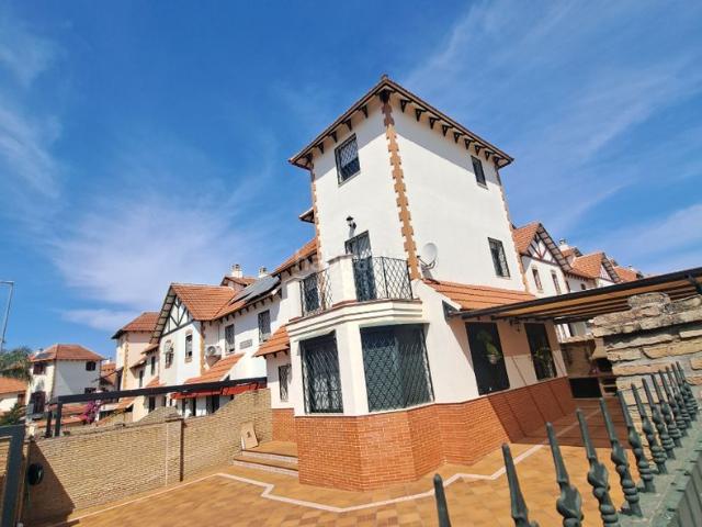 Chalet en venta en Dos Hermanas, Arco Norte Avda España. Chalets Dos.