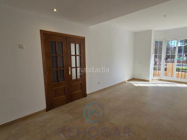 Chalet en venta en Dos Hermanas, El Arenal La Pólvora. Tu nuevo hogar te está esperando en El Marquesado. Chalets Dos.