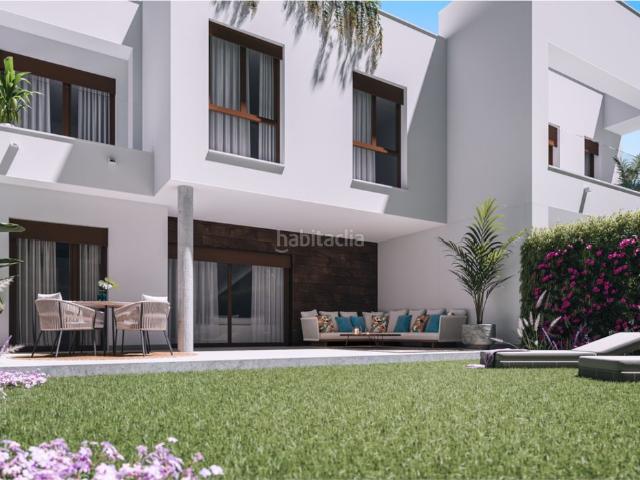 Chalet en venta en Dos Hermanas, Entrenúcleos. Chalets Dos.