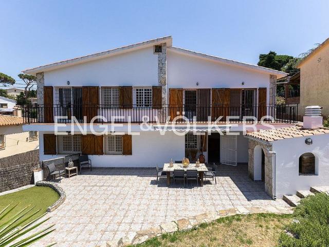 Chalet en venta en Dosrius, de 247 m² 5 habitaciones por 550.000