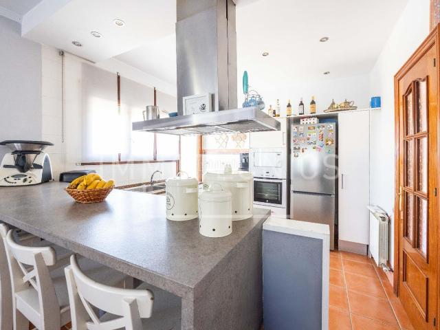 Chalet en venta en Dosrius, Dosrius Poble. Chalet a 4 vientos en el centro de Dosrius Preciosa y luminosa. Chalets.