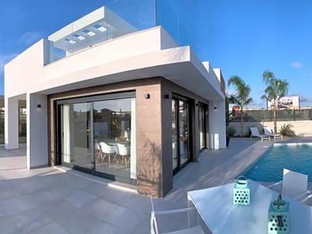 Chalet en venta en Daya Nueva, Calle Maestro Serrano, 03159