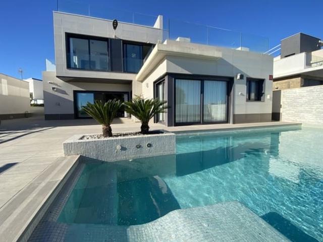 Chalet en venta en Dehesa de Campoamor, Alicante Costa Blanca