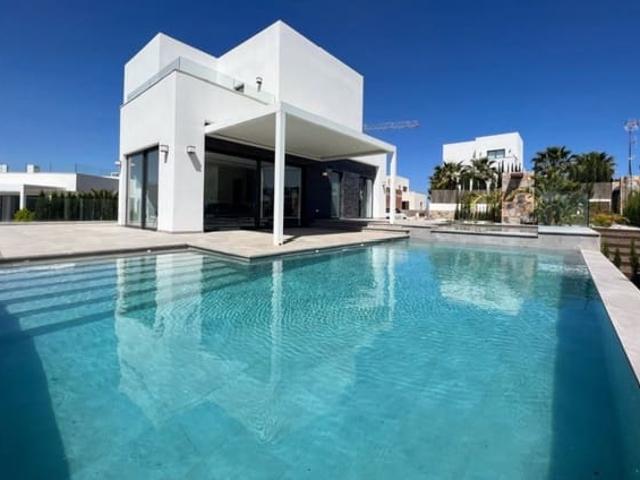 Chalet en venta en Dehesa de Campoamor, Alicante Costa Blanca