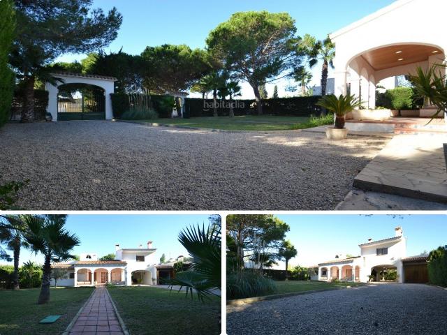 Chalet en venta en Deltebre Costa Dorada. Chalet con 1.000m2 de terreno en la playa de Riumar. Chalets.