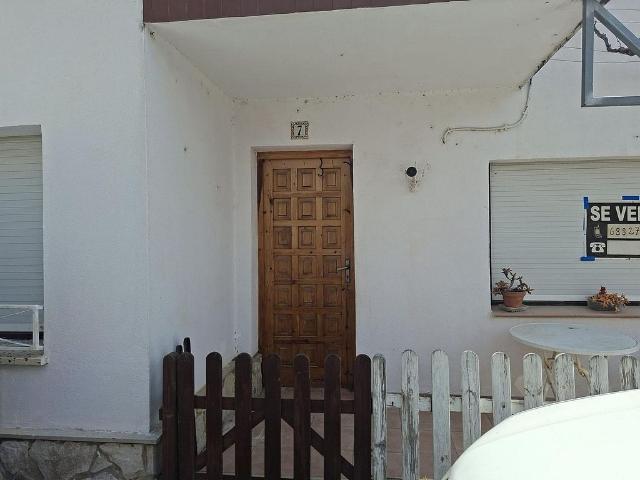 Chalet en venta en Deltebre, de 170 m² 3 habitaciones por 121.750