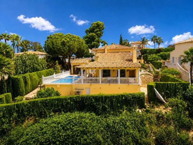 Chalet en venta en Denia