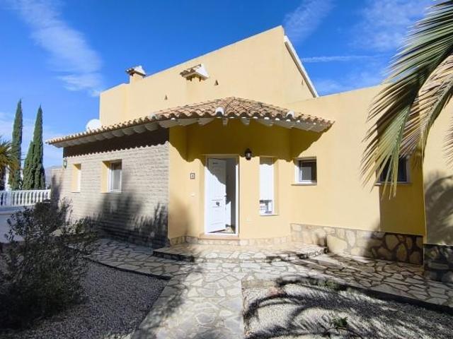 Chalet en venta en Denia