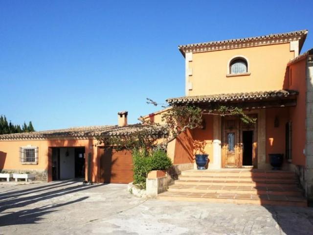 Chalet en venta en Denia