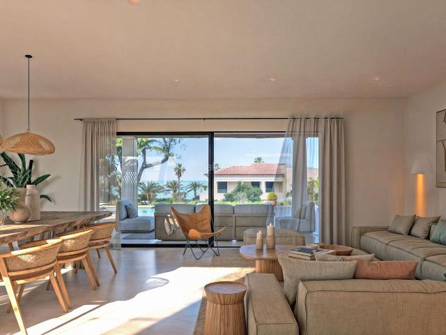 Chalet en venta en Dénia, Centro Urbano. Villa de lujo en venta en Las Rotas, Dénia, con piscina privada. Chalets.