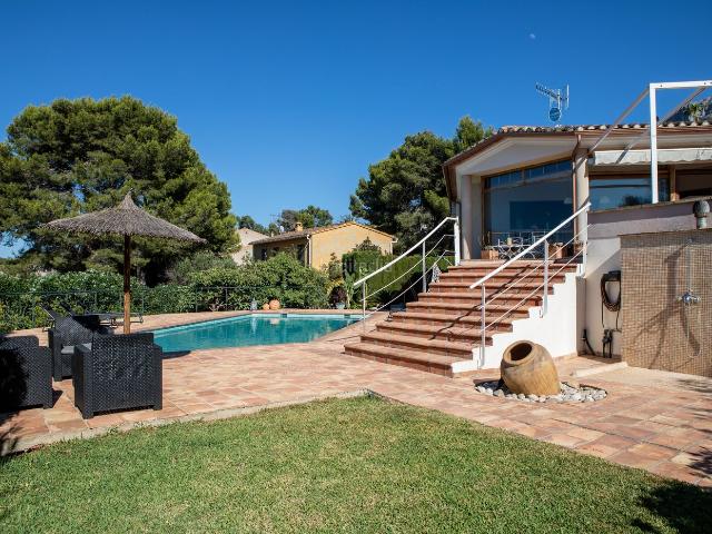 Chalet en venta en Dénia, El Montgó. Magnifico chalet con vistas al mar y al Montgó. Chalets.