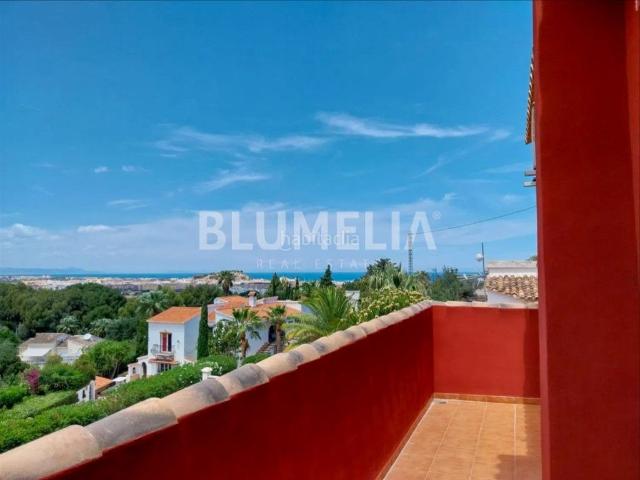 Chalet en venta en Dénia, El Montgó. Villa con vistas al mar en venta en Dénia. Chalets.
