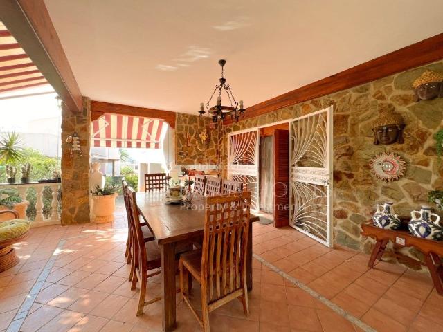 Chalet en venta en Dénia, El Palmar Los Molinos. EXCLUSIVO CHALET DE 2 PLANTAS INDEPENDIENTES A POCOS PASOS DEL MAR. Chalets.