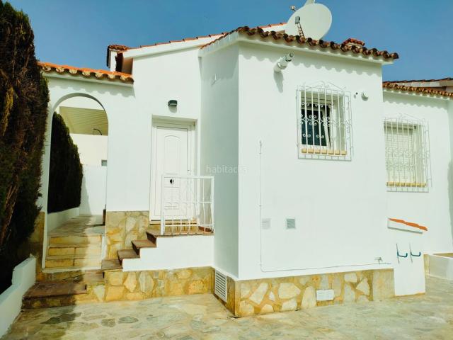 Chalet en venta en Dénia, El Puerto. NUEVO Y PRECIOSO CHALET PAREADO EN VENTA EN DÉNIA, EN LAS MARINAS!. Chalets.