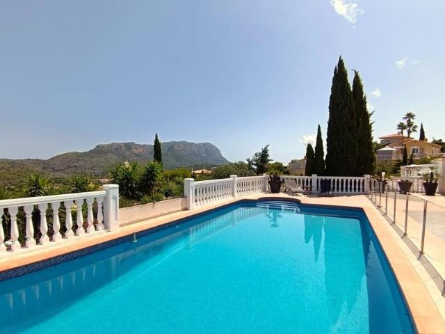 Chalet en venta en Denia, La Sella Golf