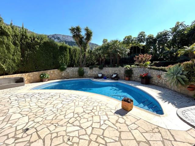 Chalet en venta en Dénia, La Pedrera Vessanes. Villa privada e impecable, con un jardin precioso mediterráneo en Marquesa V Dénia. Chalets.