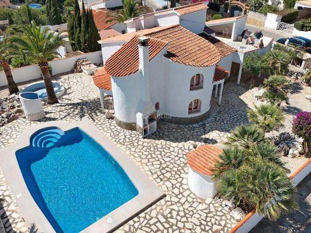 Chalet en venta en Dénia, La Pedrera Vessanes. Sueña de vivir en una villa privada. Chalets.