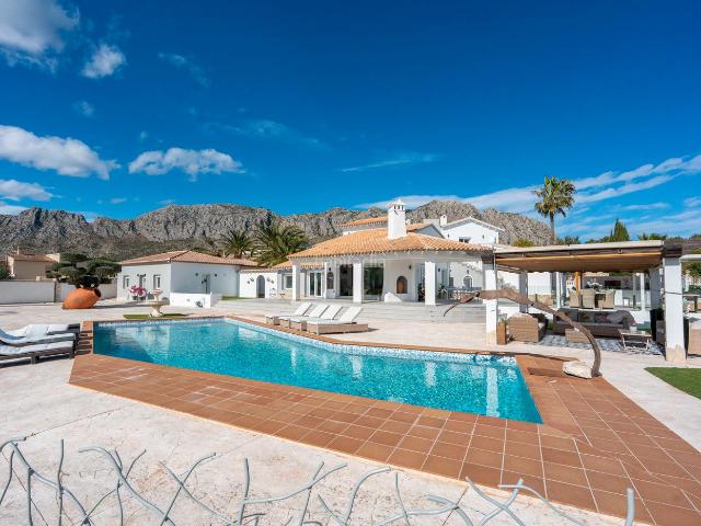 Chalet en venta en Dénia, La Xara La Sella. Chalets.