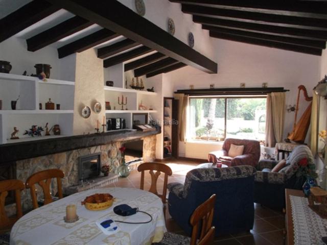 Chalet en venta en Dénia, Las Rotas Les Rotes. Chalet en venta en Montgó. Se trata de dos viviendas independientes en una misma parcela de 2.265m2. La primera consta de 250m2 di. Chalets.