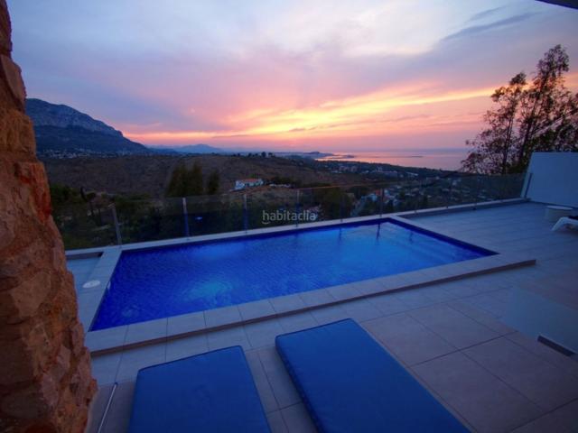 Chalet en venta en Dénia, Las Rotas Les Rotes. Chalets.