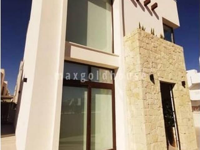 Chalet en venta en Doña Pepa, Alicante Costa Blanca