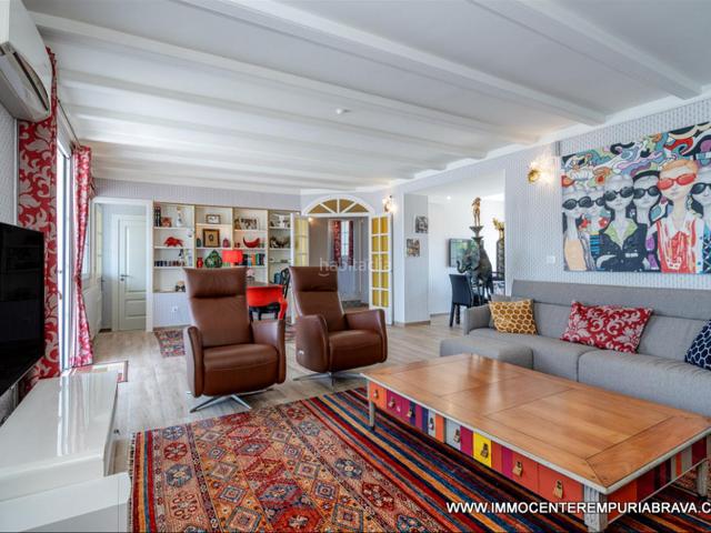 Chalet en venta en Empuriabrava, Francolí Freser Noguera Costa Brava. Chalet reformado con amarre de 13,20 metros, y, 4 dormitorios. Chalets.