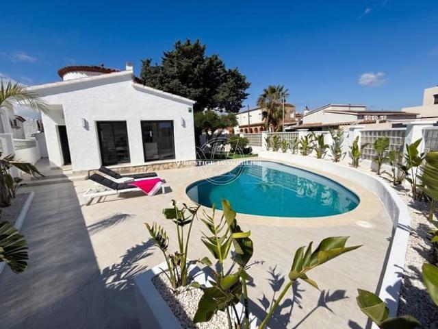 Chalet en venta en Empuriabrava, Girona Costa Brava