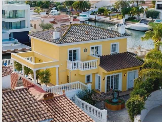 Chalet en venta en Empuriabrava, Girona Costa Brava