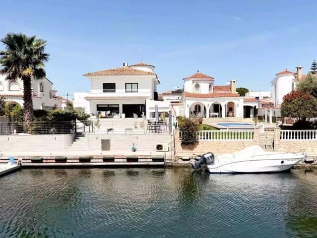 Chalet en venta en Empuriabrava, Girona Costa Brava