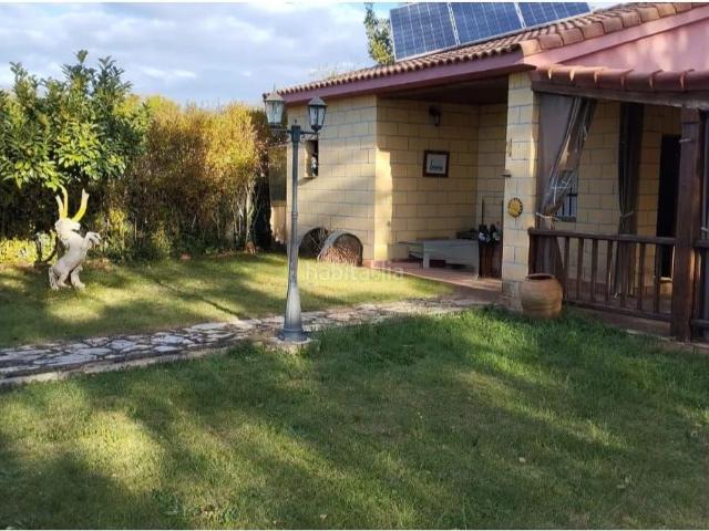 Chalet en venta en Entrena. Finca en Entrena con piscina. Chalets.