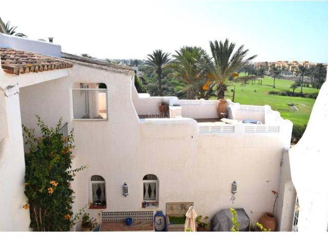 Chalet en venta en Ejido El, Almerimar. Chalet en venta en pleno corazon del Campo de golf en Almerimar con magnificas vistas y piscina privada. Chalets Ejido.