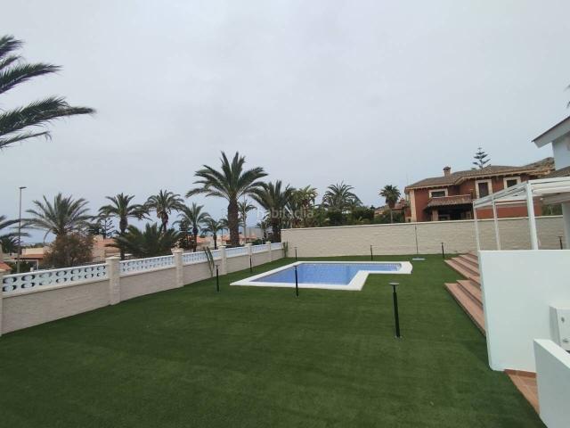 Chalet en venta en Ejido El, Almerimar. DESCUBRE TU CHALET EN ALMERIMAR. Chalets Ejido.