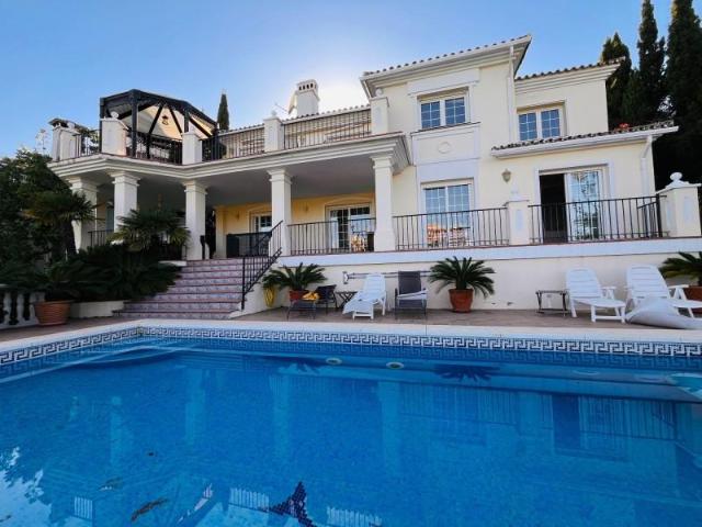 Chalet en venta en Elviria