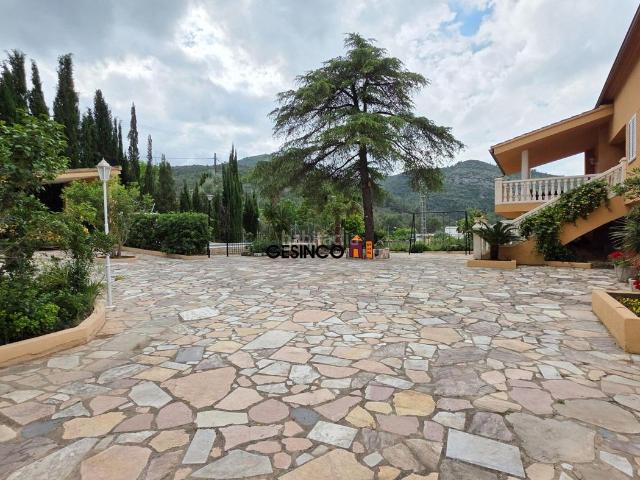 Chalet en venta en El Genovés. EXCELENTE CHALET CON VISTAS PANORÁMICAS EN URBANIZACIÓN PINO CHICO. Chalets El.