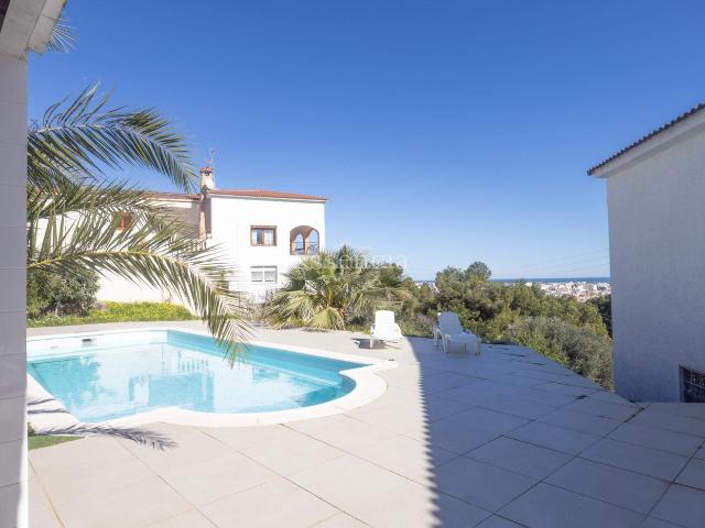 Chalet en venta en El Real de Gandia. VISTAS AL MAR, 2.000 m2 DE PARCELA Y POSIBILIDAD DE OTRA CHALET INDEPENDIENTE CHALET ÚNICO EN MONTERREAL GANDÍA. Chalets El Real de.