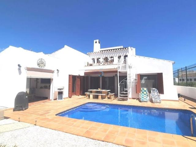 Chalet en venta en El Valle Golf Resort, Murcia