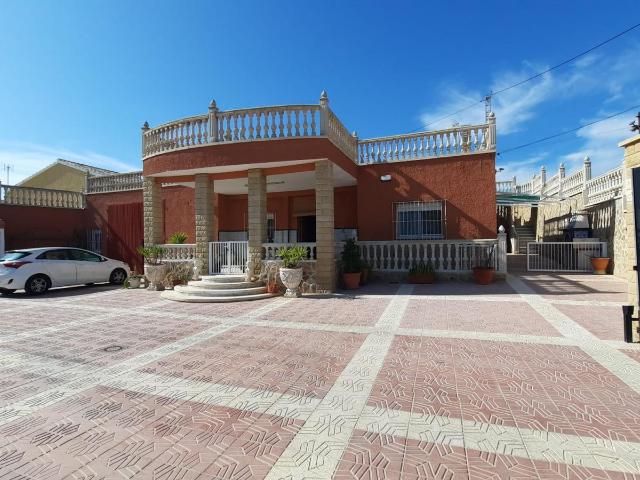 Chalet en venta en Elche Alicante