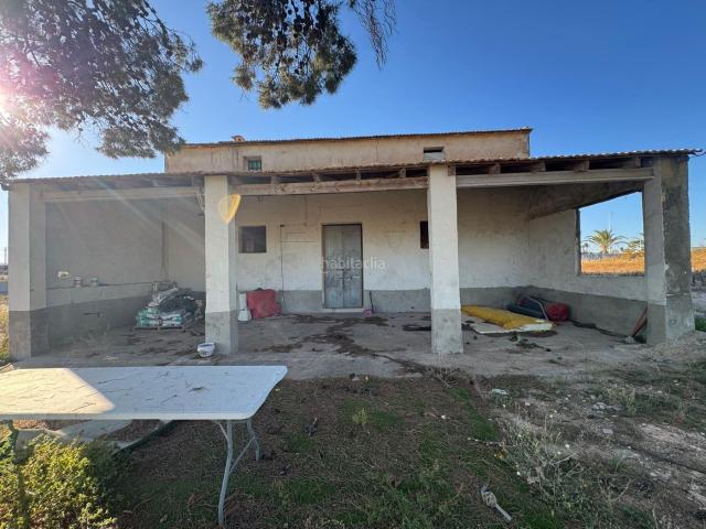 Chalet en venta en Elche Elx, Ciutat Universitària. Chalet independiente en Elche 11.200 m² de terreno en ubicación estratégica. Chalets Elche.