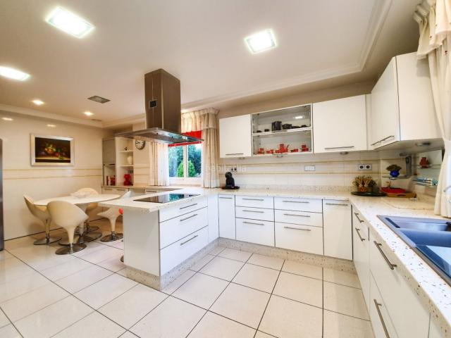 Chalet en venta en Elche Elx, Ciutat Jardí Torreta Verdí. EXCLUSIVO CHALET DE LUJO, UBICACIÓN PRIVILEGIADA, ZONA CIUDAD JARDÍN, ELCHE. Chalets Elche.