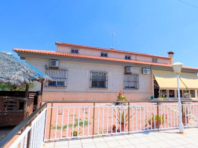 Chalet en venta en Elche Elx, Jubalcoi. ESPECTACULAR CHALET CON PISCINA Y GRAN PARCELA EN LA GALIABONAVISTA!. Chalets Elche.