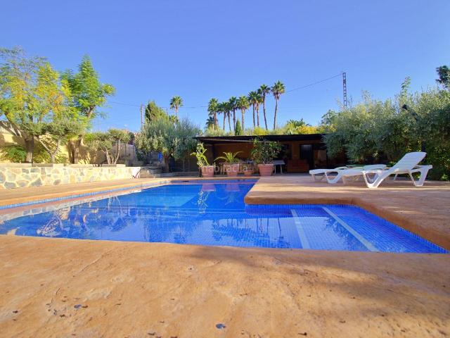 Chalet en venta en Elche Elx, Jubalcoi. Impresionante Chalet en Elche Pedanías Con Piscina y Amplios Espacios. Chalets Elche.