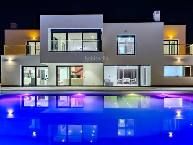 Chalet en venta en Elche Elx, La Marina. Viva en la exclusividad y el confort, rodeado de naturaleza y elegancia. La Marina Elche. Chalets Elche.