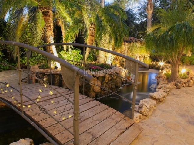 Chalet en venta en Elche Elx, Las Bayas. Chalet de lujo con piscina. Chalets Elche.
