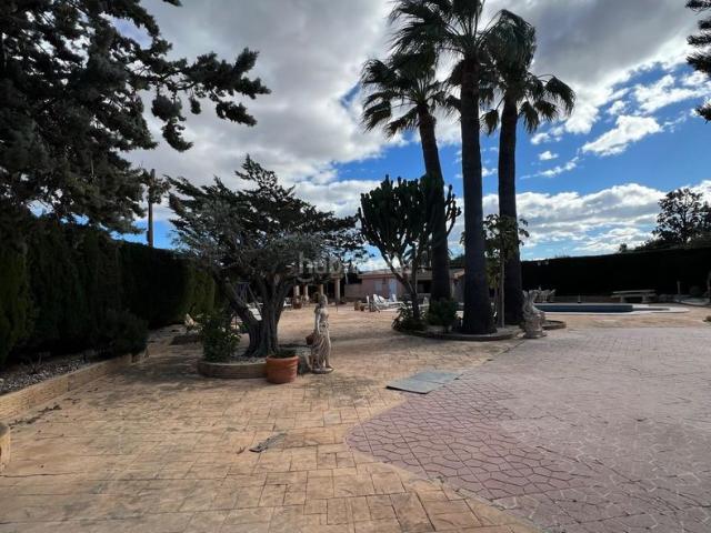 Chalet en venta en Elche Elx, Perleta Maitino. CHLET EN CARRETERA SANTA POLA A LA VENTA. Chalets Elche.
