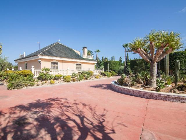 Chalet en venta en Elche Elx, Perleta Maitino. FABULOSO CHALET EN ZONA PERLETAMAITINO!. Chalets Elche.