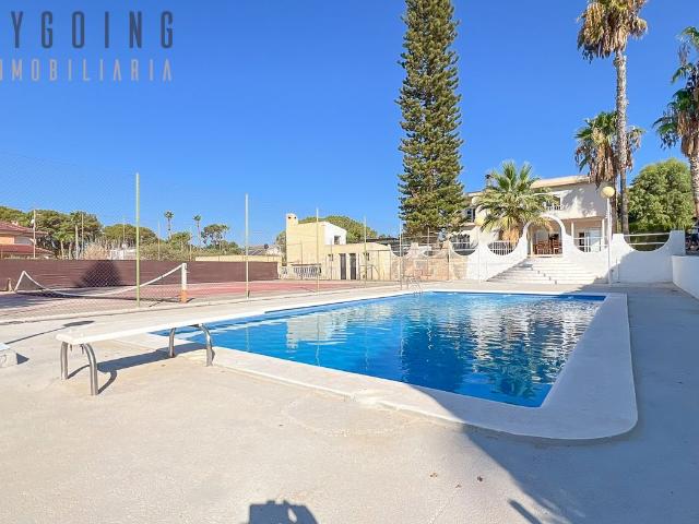 Chalet en venta en Elche Elx, Peña de las Águilas. Excelente Chalet independiente en Peña de las Águilas Elche. Chalets Elche.