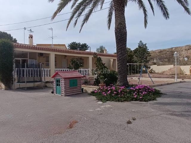 Chalet en venta en Elche Elx, Peña de las Águilas. Exclusivo Chalet Seminuevo en Partida de Carrús, Elche 400.000. Chalets Elche.
