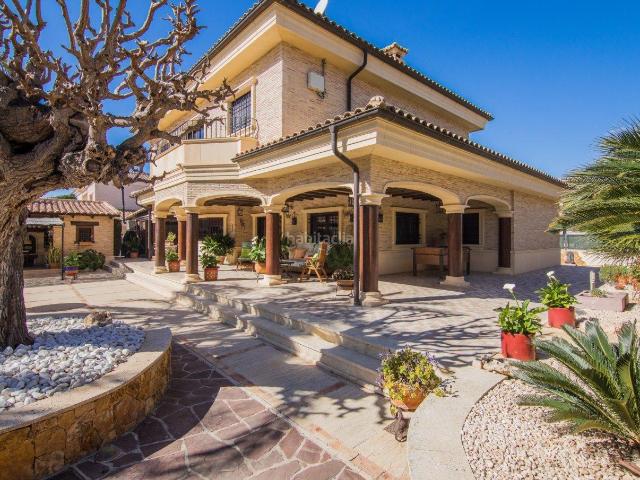 Chalet en venta en Elche Elx, Peña de las Águilas. SENSACIONAL CHALET EN PEÑA DE LAS ÁGUILAS!. Chalets Elche.