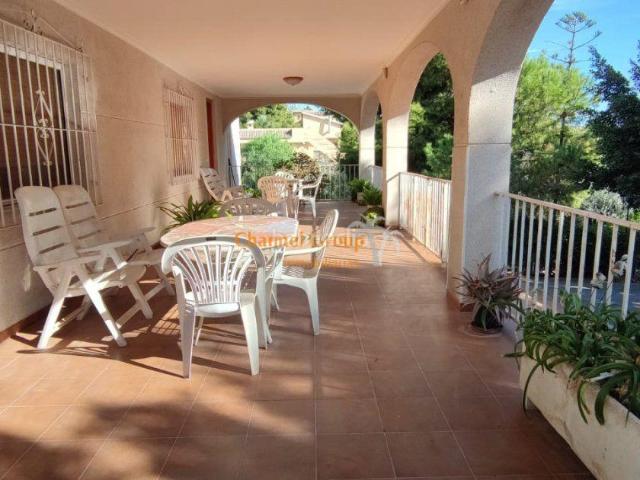 Chalet en venta en Elche Elx, Torrellano. OPORTUNIDAD DE CHALET EN VENTA EN BONAVISTA!. Chalets Elche.